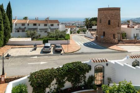 Hermosa Casa Con Terraza E Increibles Vistas Al Mar Y La Montana Nerja Exterior photo